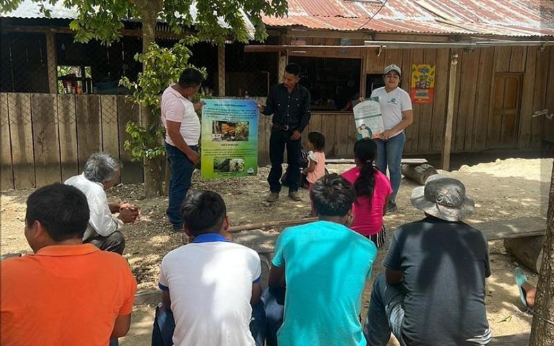 Brindan charlas de Educación Agroforestal en Petén