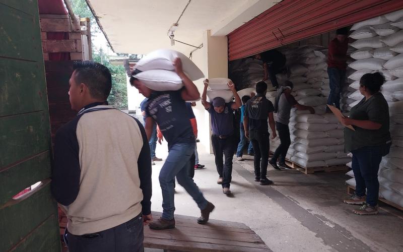 Se inicia entrega de Alimentos de la Reserva Estratégica de Granos Básicos para familias de Alta Verapaz