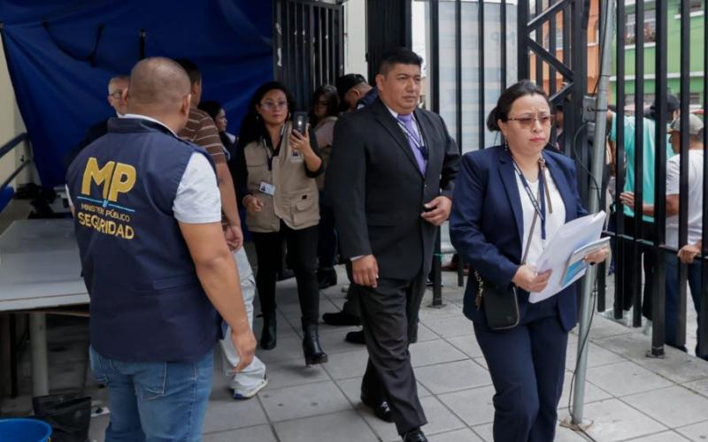 La directora de DIACO,  ingresa al MP