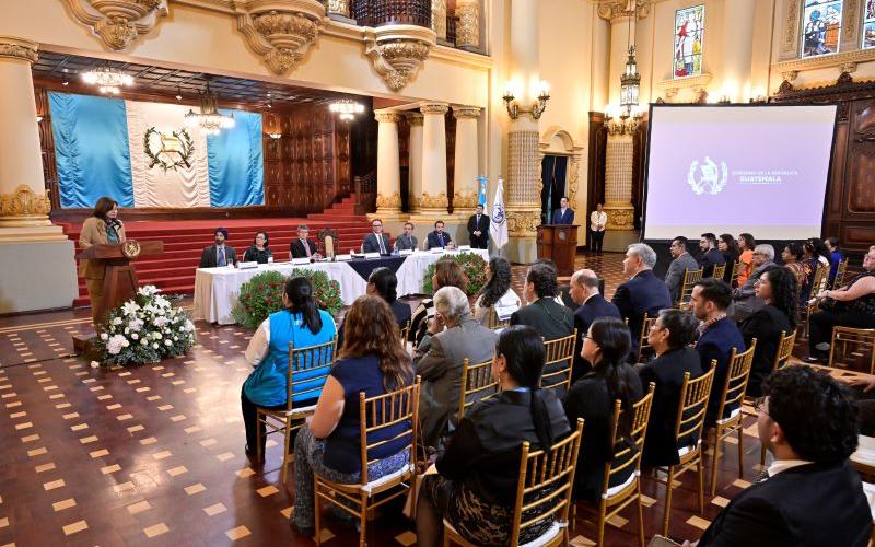 Lanzamiento de vacunación