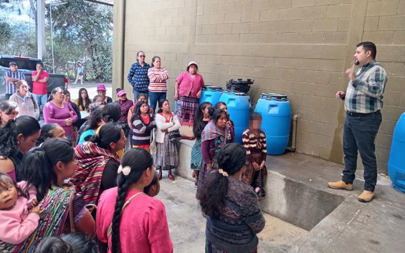 Capacitan a 50 agricultoras para la producción de hongos ostra