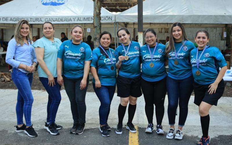 Fomentan actividades deportivas y emprendimientos en la sede central