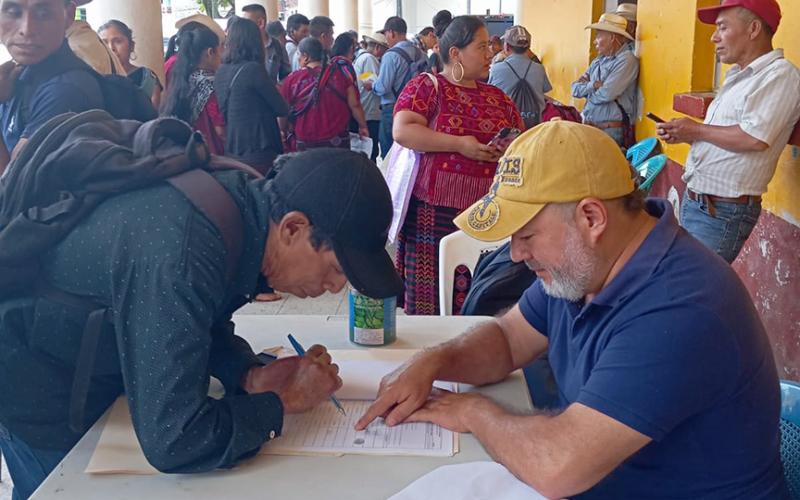 Huehuetenango y Totonicapán reciben donación de fertilizantes