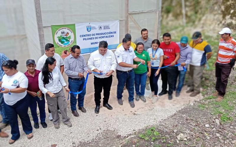 Inauguran Invernadero Hortícola en Petén