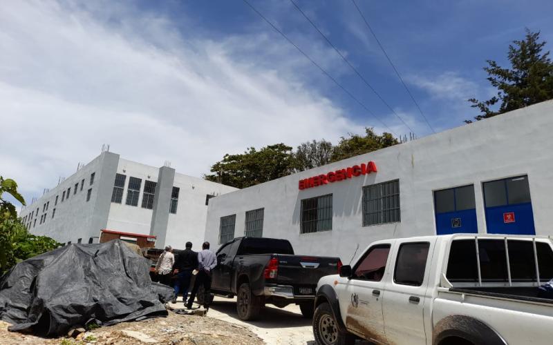 Supervisión de centro de salud por parte de especialistas de la DASID. 