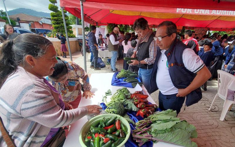 Un éxito las Ferias del Agricultor en San Marcos y Sololá