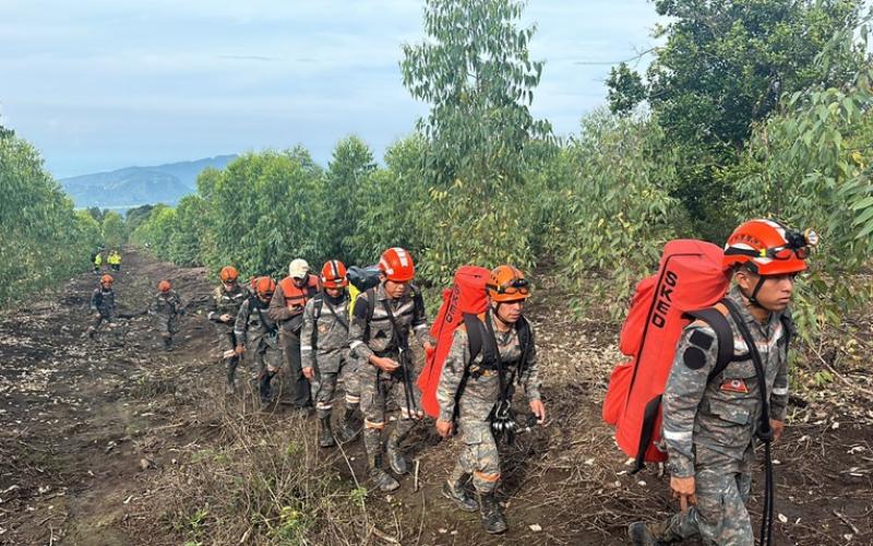 Ejército de Guatemala apoya las tareas de búsqueda y rescate de aeronave desaparecida al norte de Escuintla.