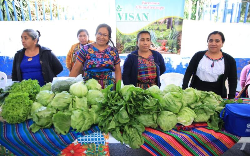 Presidente Arévalo y vicepresidenta Herrera inauguran Feria del Agricultor