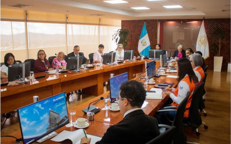 El Ministerio de Finanzas y Segeplan entregaron las propuestas recibidas por la ciudadanía.