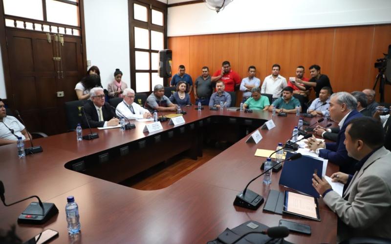 MEM acuerda establecer proceso de revisión de licencias para materiales de construcción