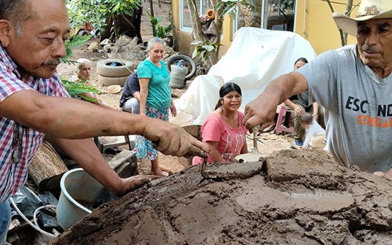 Construyen horno para usos múltiples en caserío Dos Cerros