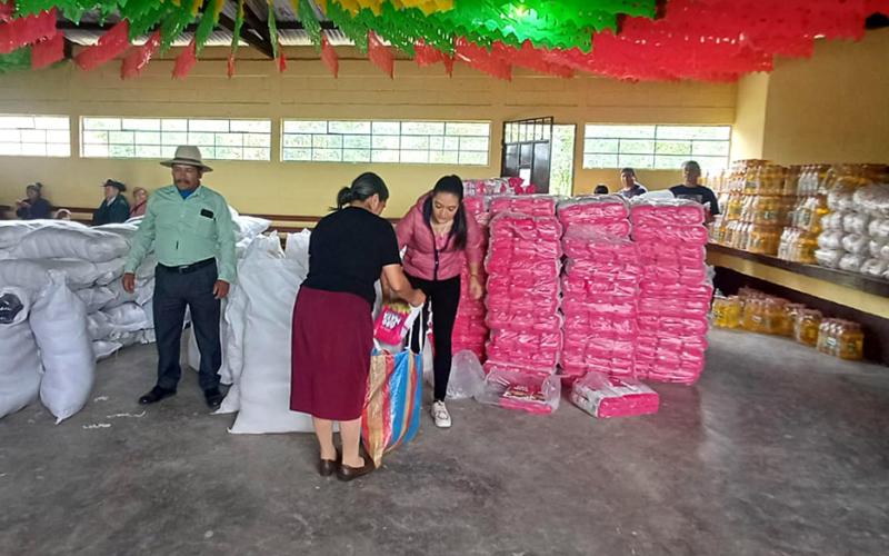 Entregan alimentos por acciones en San Lorenzo, San Marcos