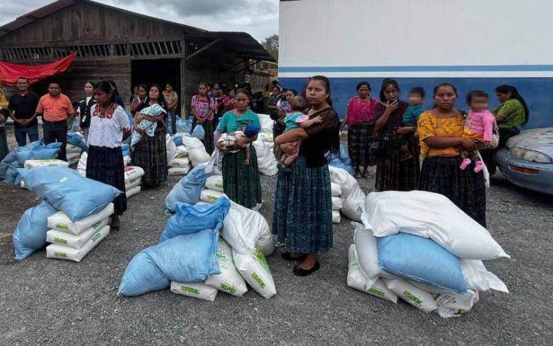 Otras 155 familias recibieron asistencia alimentaria