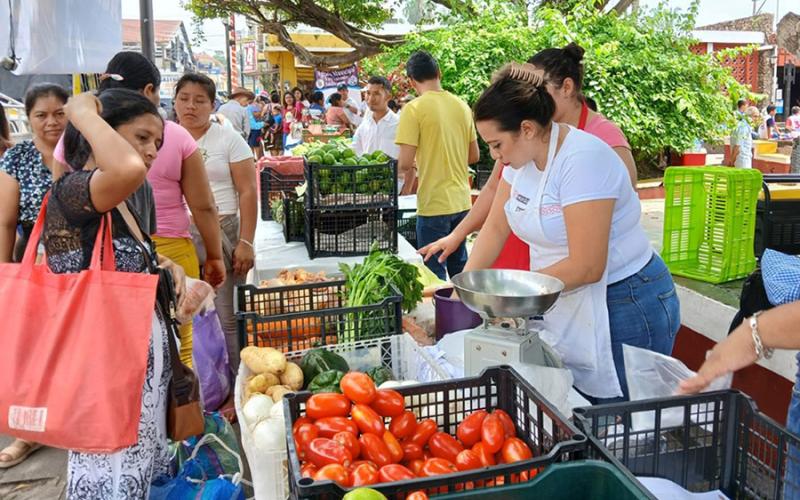 Productoras y productores de San Antonio Suchitepéquez se suman a la Feria del Agricultor
