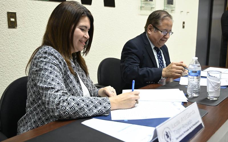 La Secretaría Privada de la Presidencia y el Ministerio de Energía y Minas firman convenio interinstitucional para avanzar en la electrificación rural