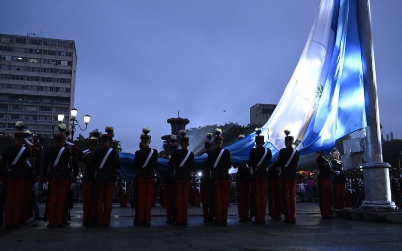 Arriada de la Bandera marca final de festejos patrios
