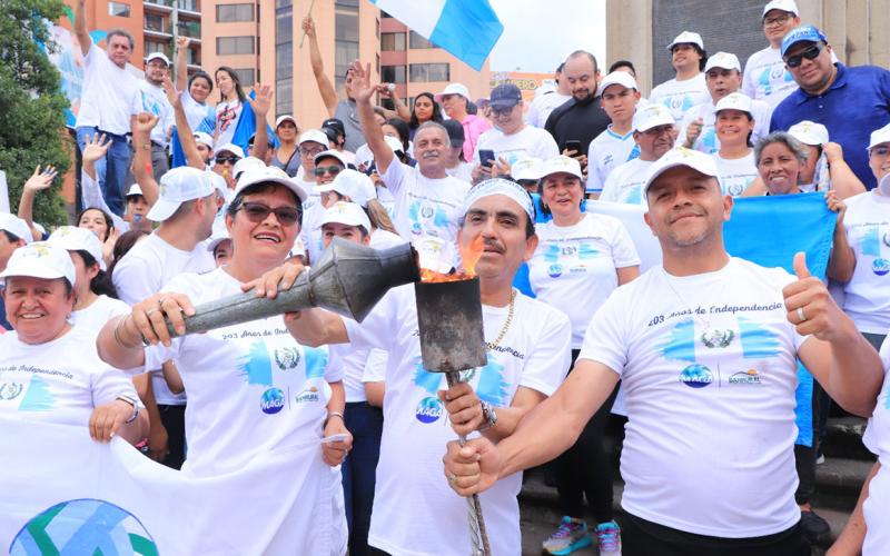 Celebramos 20 años consecutivos de llevar el fuego patrio