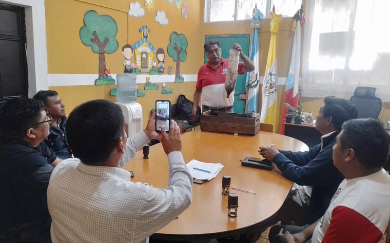 Fortalecen capacidades en huertos escolares de Chimaltenango