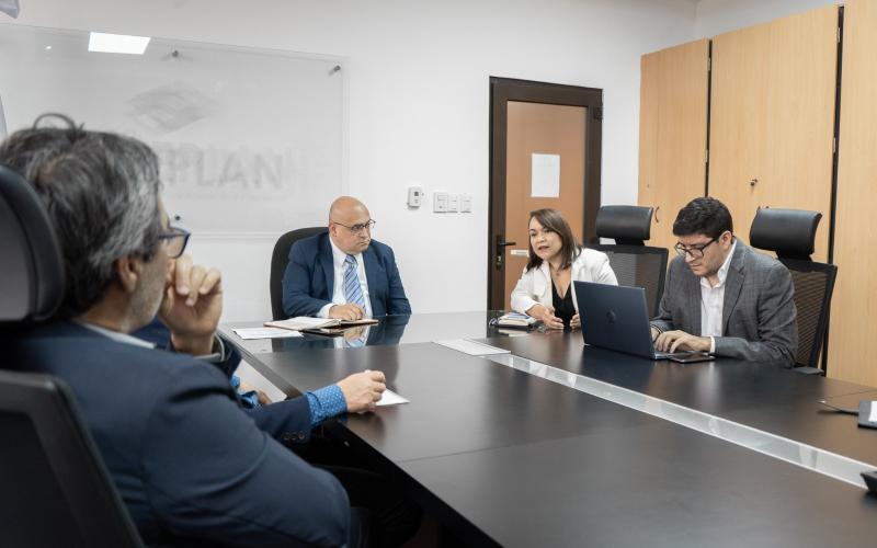 Reunión de trabajo entre autoridades de SEGEPLAN y representantes de CEPAL.