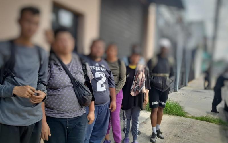 Venezolanos migrantes reciben atención en el CAMIEX