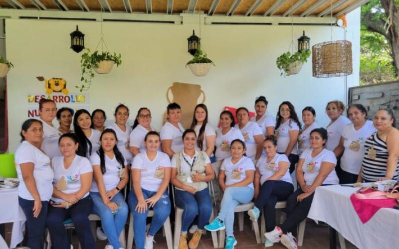 SESAN capacita sobre alimentación saludable a personal de CADIS en El Progreso