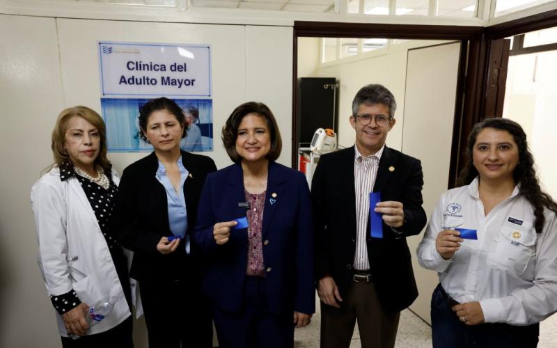 La Fundación del Hospital San Juan de Dios contribuyó con de la remozamiento de las áreas que servirán para atender de mejor manera y calidad a los adultos mayores.