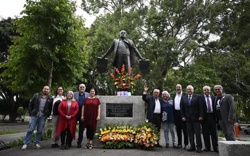 Monumento Miguel Angel Asturias