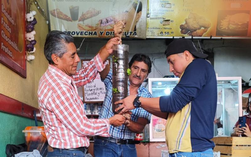 Capacitación y entrega de pilones para huertos urbanos