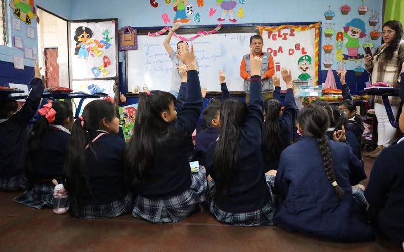 Fomentan la cultura de respeto y protección animal con escolares y vecinos 