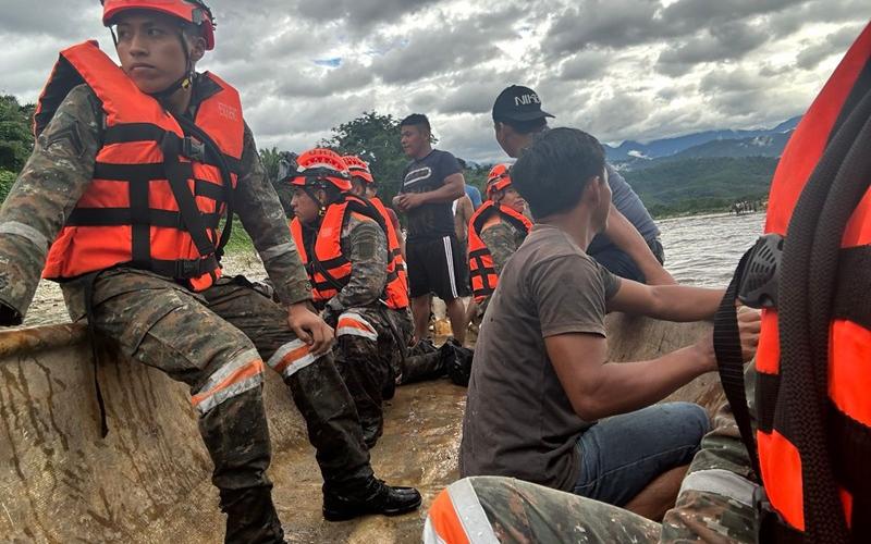 Ejército de Guatemala ha desarrollado 385 operaciones de apoyo a los guatemaltecos durante la temporada de lluvias.