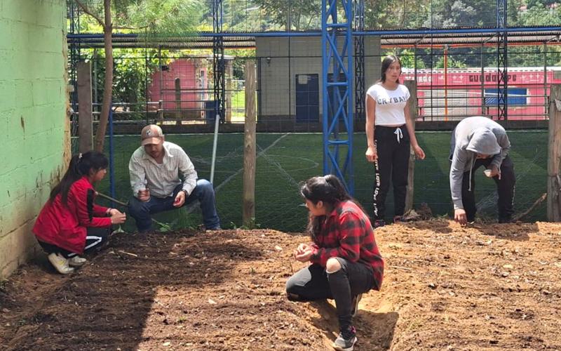 Implementan Huerto Escolar Pedagógico en Jalapa