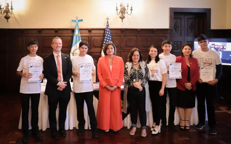 Juventud representa a Guatemala en evento científico internacional de GLOBE NASA
