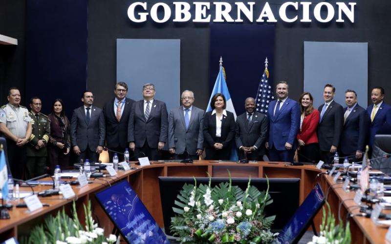 Presidenta en funciones Karin Herrera 