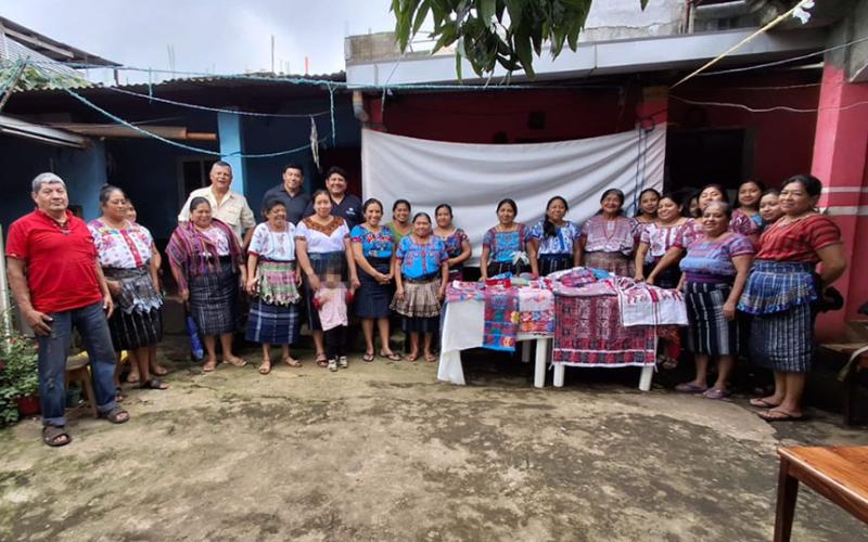 Promueven asociatividad de las mujeres rurales de Palín