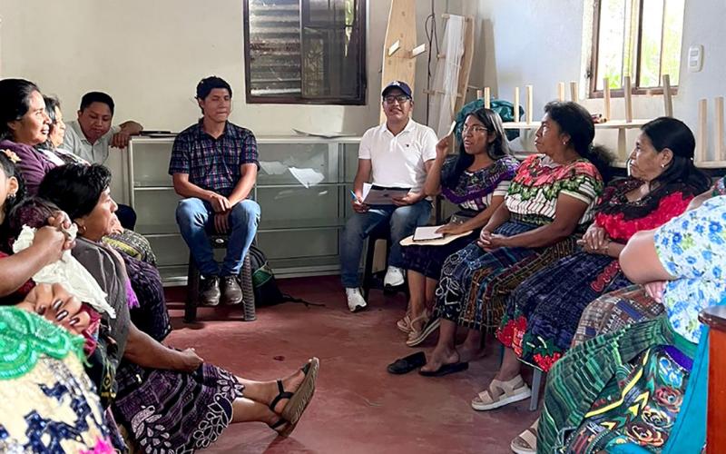 Promueven en Sololá la organización de las mujeres emprendedoras 