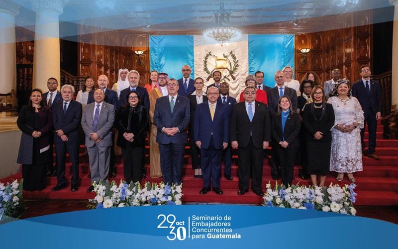 El Presidente y el Canciller de Guatemala inauguran el "Seminario de Embajadores Concurrentes"