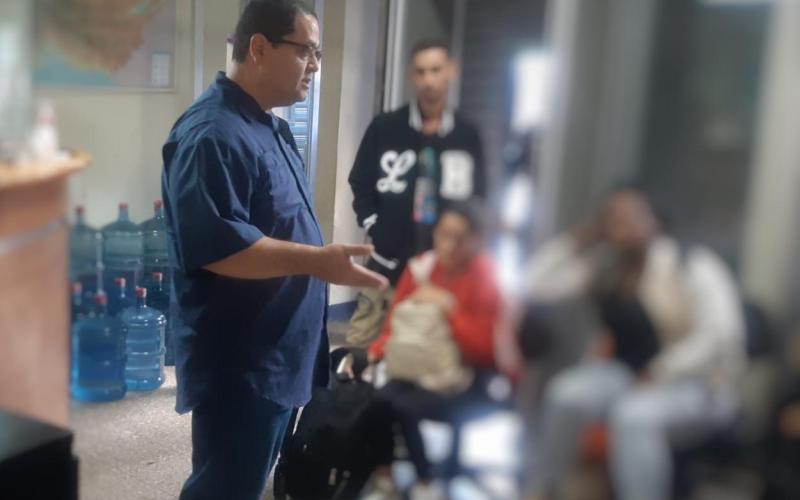 21 migrantes extranjeros son recibidos en el CAMIEX