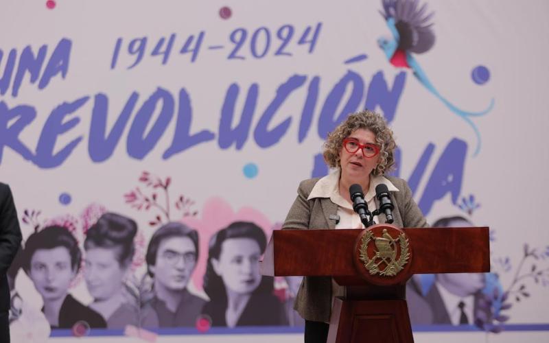 Ministra de Economía brinda Conferencia de prensa 