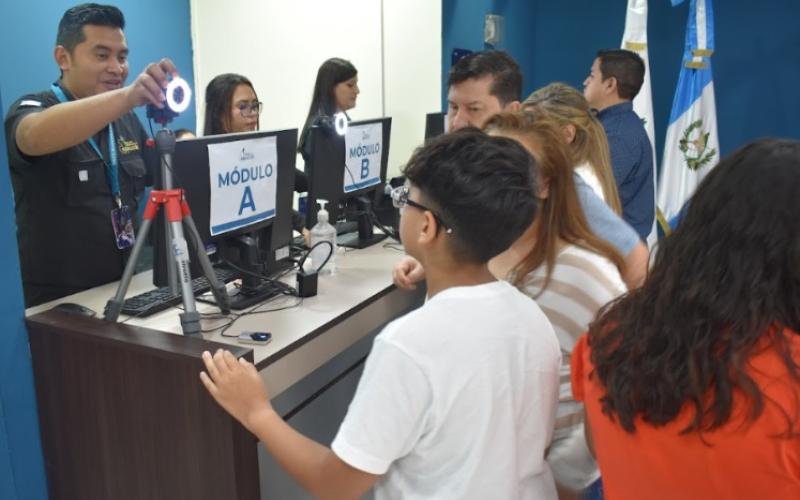 Migración recomienda el trámite de pasaportes con antelación previo a la temporada alta de viajes al extranjero