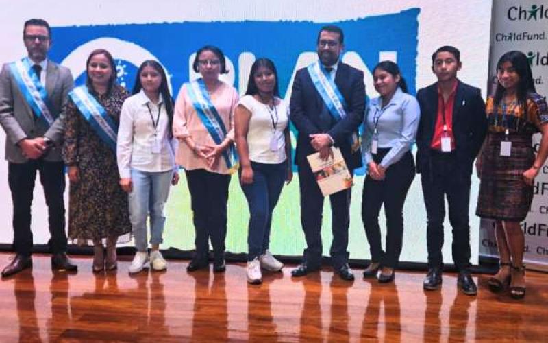 La Secretaria en funciones, Carmen Gularte, formó parte del panel de invitados en el diálogo "Gobernando con la Niñez". 