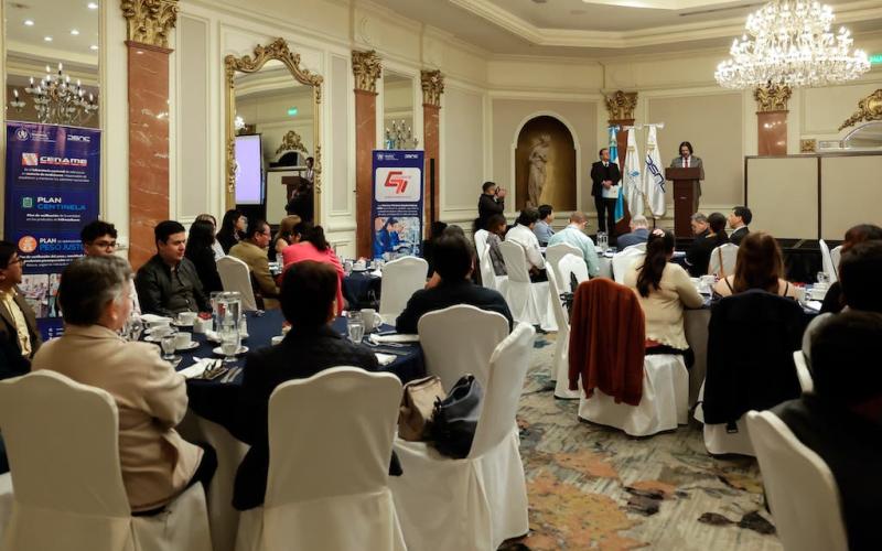 Viceministro Romero participa en evento de impulso a la Calidad y Competitividad en Guatemala