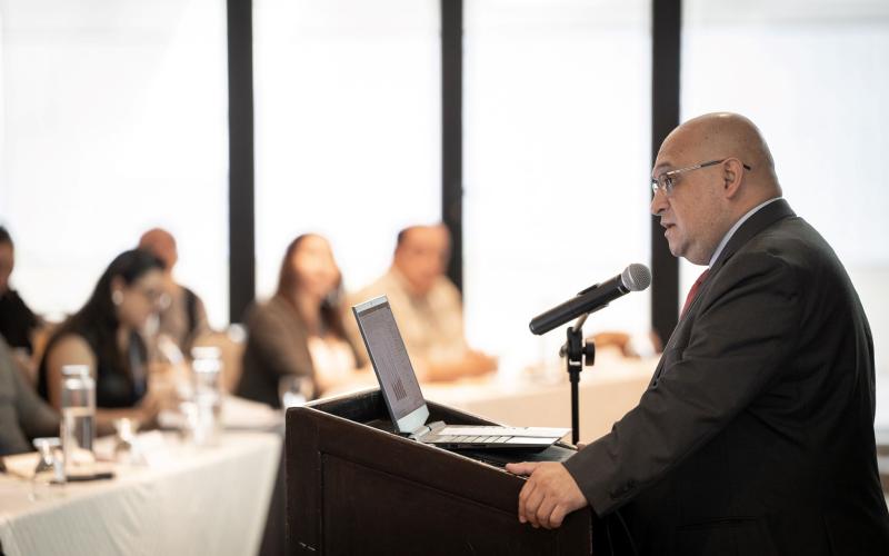 Enrique Maldonado, subsecretario de Inversión, dio las palabras de bienvenida a los delegados.