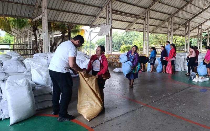 Familias de Chiquimula reciben Alimentos por Acción 
