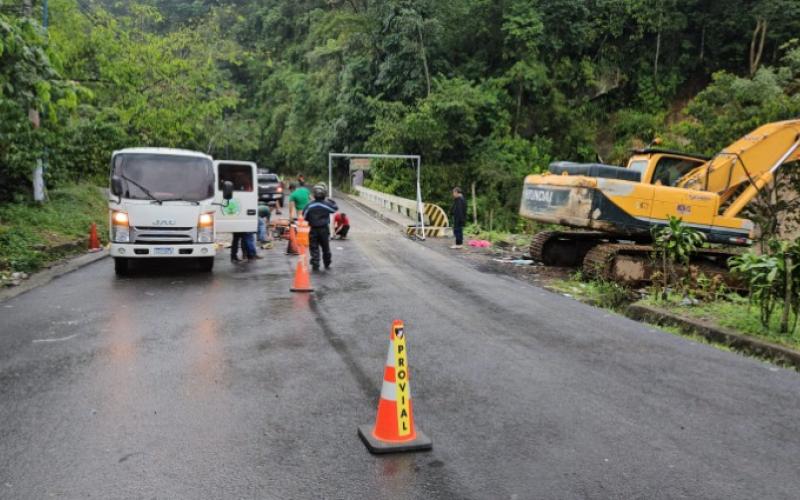 CIV avanza en trabajos en el km 284 de la RN-01 San Marcos