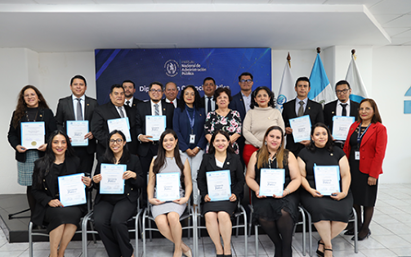 56 fueron los servidores públicos que culminaron el diplomado.