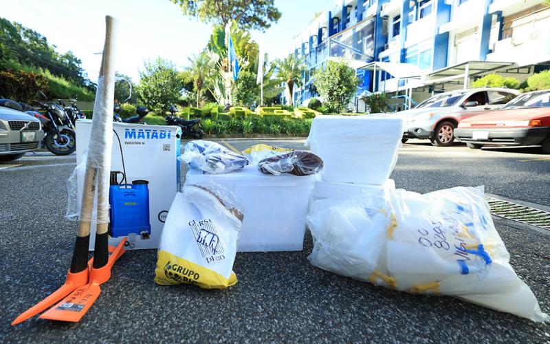 Entregan materiales para optimizar vigilancia fitosanitaria de las musáceas 