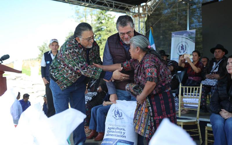 Inicia entrega del Bono Campesino en Sololá