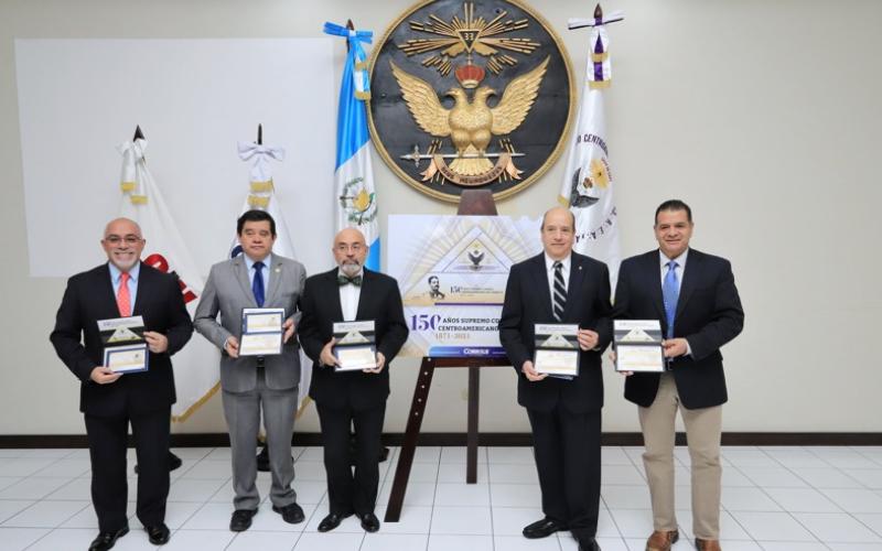 Con un sello postal único Guatemala conmemora los 150 años del Supremo Consejo Centroamericano del Grado 33