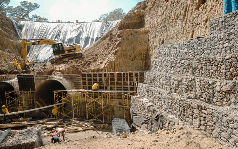 Avanzan con éxito los trabajos de recuperación en la autopista Palín-Escuintla 
