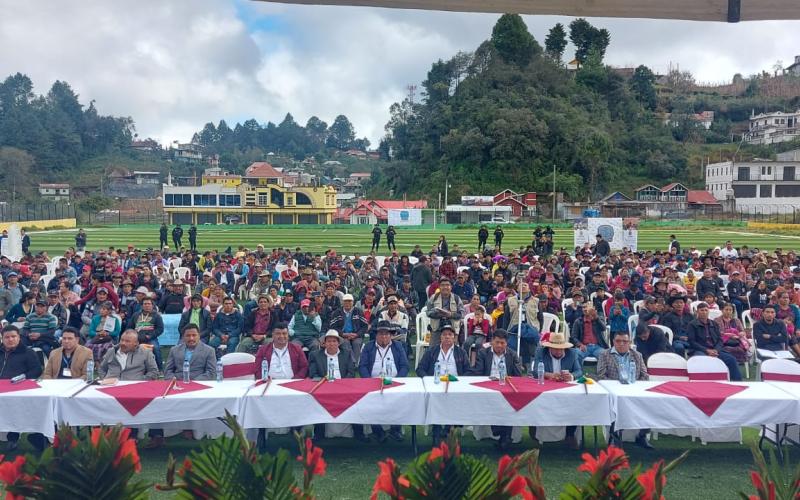 Habitantes de Santa Eulalia, Huehuetenango, reciben títulos de propiedad por parte del Gobierno de Guatemala 